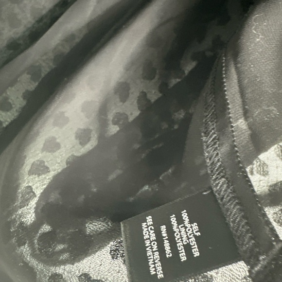 TORRID Peplum Chiffon Clip Heart Blouse size 3 3X NWT Black - Picture 6 of 7